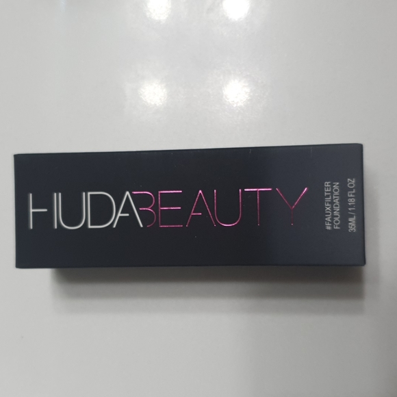 BNIB HUDA #fauxfilter foundation 35 mL colour Macaroon 2… - Picture 3 of 5